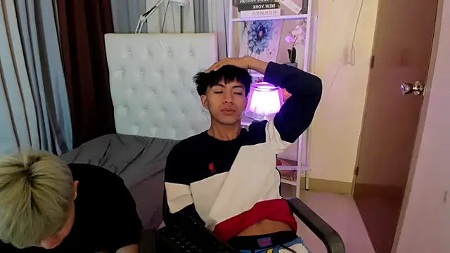 davincihugecock online show from 18, 4, 2026