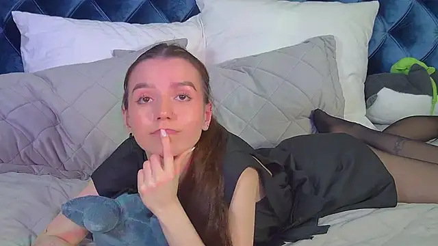 VanessaVienne online show from 18, 4, 2026