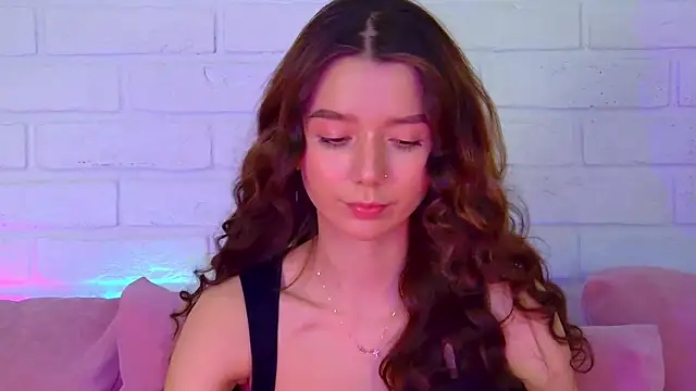 VanessaVienne online show from 5, 4, 2026