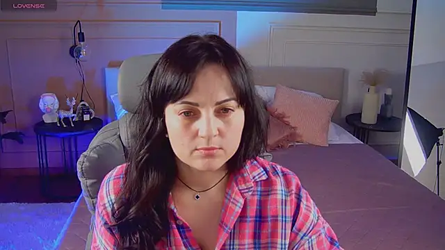  SilkyShadow  online show from 3, 3, 2026