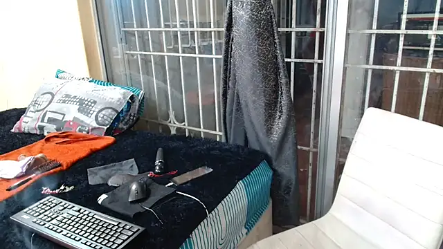 Amanda April online show from 6, 4, 2026