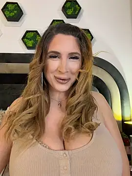 LucyBridgette online show from 5, 4, 2026