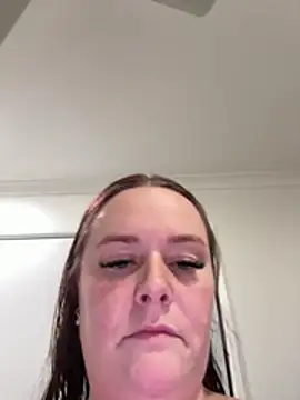 Snapshot of carinabro10 chatting on 15, 5, 2026 carinabro10 online show from 15, 5, 2026