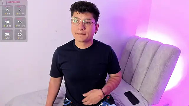 Theo Rowan online show from 12, 1, 2026