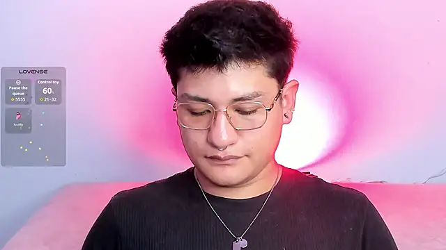 Theo Rowan online show from 11, 2, 2026