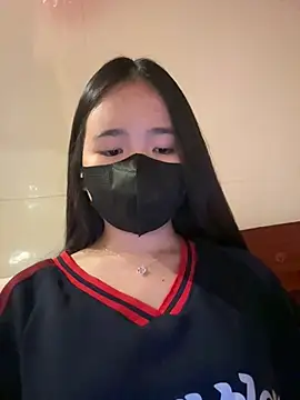 Gwen879 online show from 11, 3, 2026