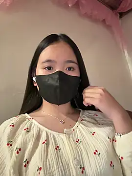 Gwen879 online show from 4, 2, 2026