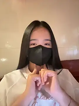 Gwen879 online show from 8, 3, 2026