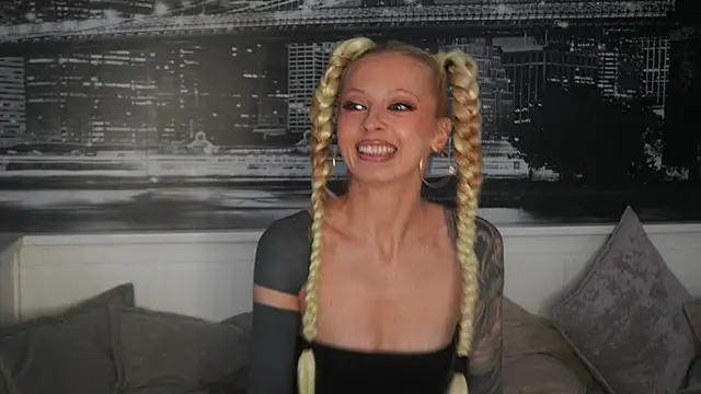 LanaReals online show from 15, 2, 2026