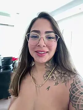 Snapshot of maferalvarexxx chatting on 4, 6, 2026 maferalvarexxx online show from 4, 6, 2026