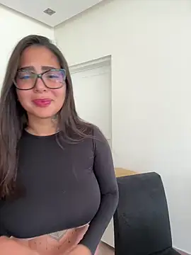 Snapshot of maferalvarexxx chatting on 17, 5, 2026 maferalvarexxx online show from 17, 5, 2026