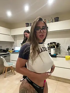 Snapshot of maferalvarexxx chatting on 5, 6, 2026 maferalvarexxx online show from 5, 6, 2026