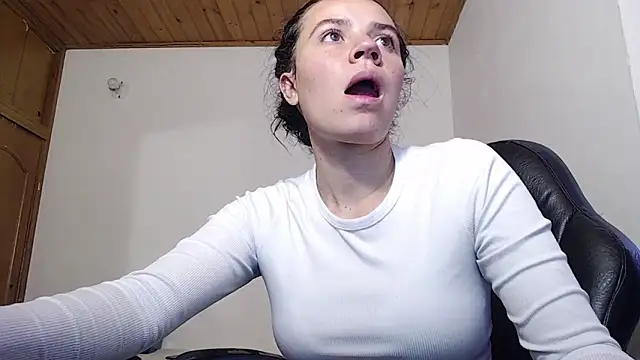 Shanel Lozano online show from 25, 5, 2026