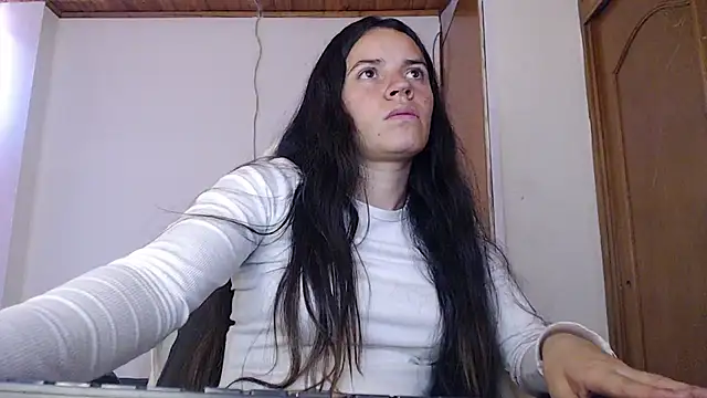 Shanel Lozano online show from 21, 4, 2026