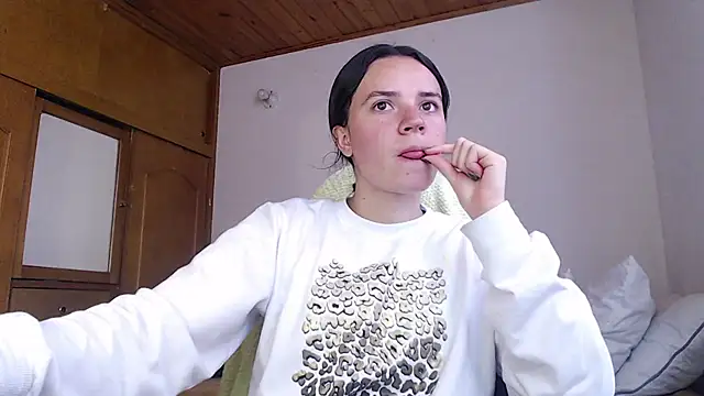 Shanel Lozano online show from 9, 3, 2026