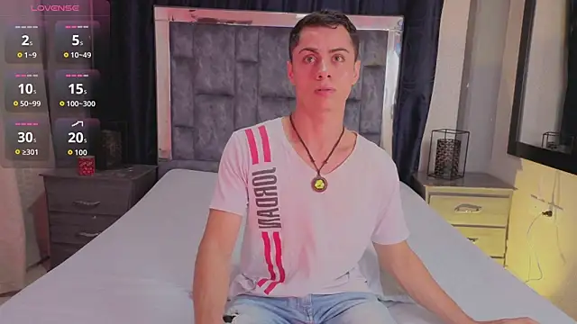 LeoMonnroe online show from 9, 5, 2026