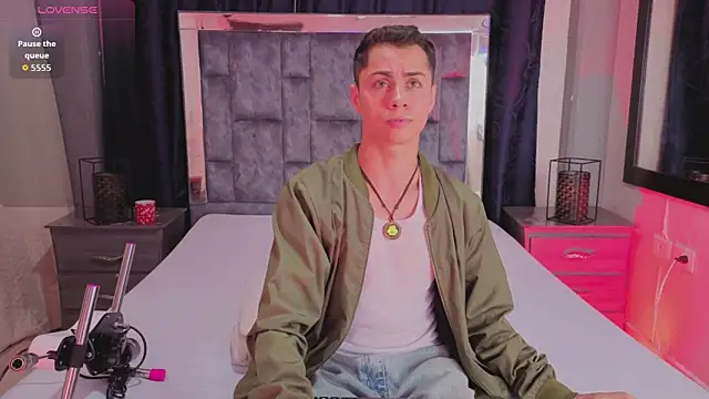 LeoMonnroe online show from 7, 5, 2026