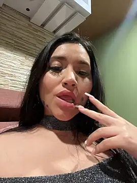 Veronica Wins  online show from 21, 4, 2026