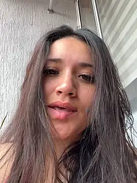 Snapshot of Veronica_Wins_ chatting on 24, 4, 2026 Veronica Wins online show from 24, 4, 2026