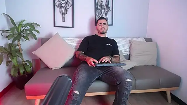 Aronhilton online show from 14, 1, 2026