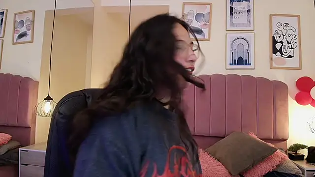 Hanabie  online show from 11, 4, 2026