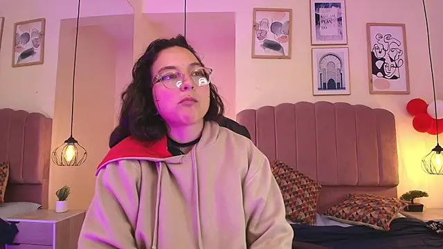 Hanabie  online show from 18, 4, 2026