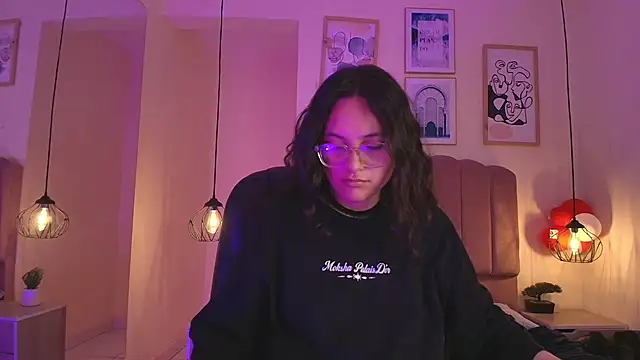 Hanabie  online show from 17, 4, 2026