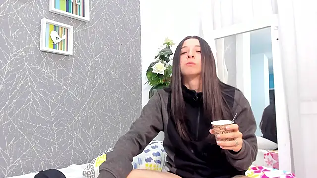 Snapshot of ViictoriiaSaenz chatting on 8, 6, 2026 ViictoriiaSaenz online show from 8, 6, 2026