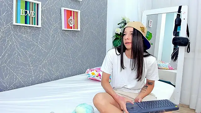 Snapshot of ViictoriiaSaenz chatting on 8, 5, 2026 ViictoriiaSaenz online show from 8, 5, 2026