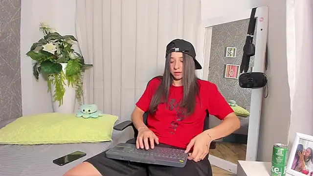 ViictoriiaSaenz online show from 21, 4, 2026