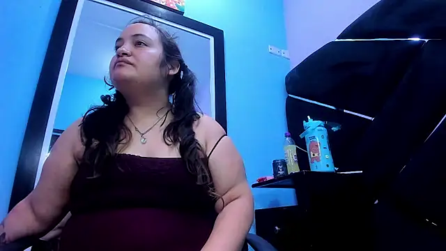MiaRouss69 online show from 6, 5, 2026