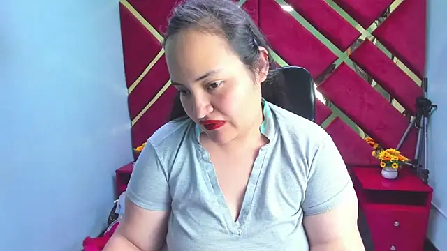 MiaRouss69 online show from 15, 2, 2026