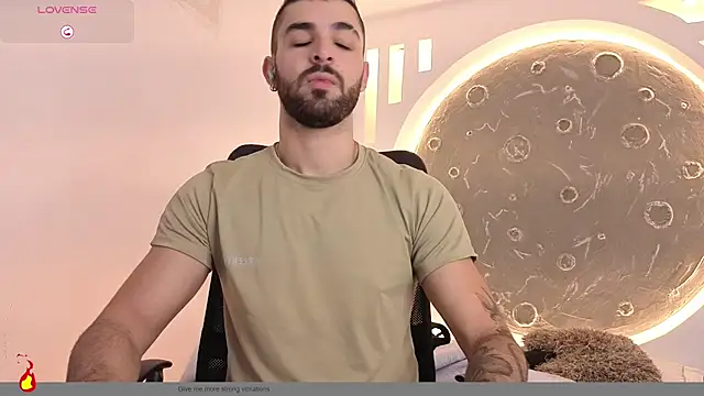 Snapshot of Apolo_lux1 chatting on 24, 6, 2026 Apolo lux1 online show from 24, 6, 2026