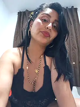 Snapshot of LunaRouuse_ chatting on 16, 5, 2026 LunaRouuse online show from 16, 5, 2026