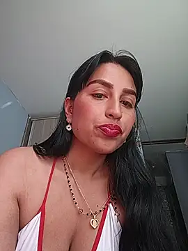 Snapshot of LunaRouuse_ chatting on 28, 7, 2026 LunaRouuse online show from 28, 7, 2026
