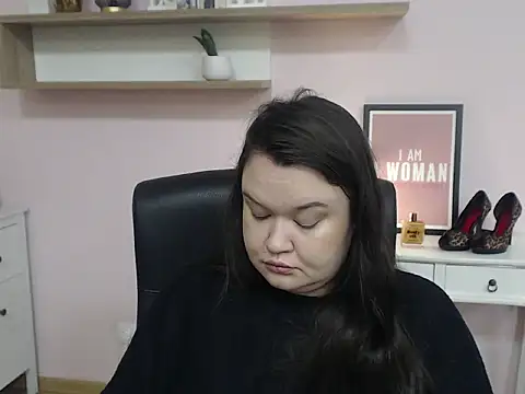 HollyDanceSoul online show from 12, 2, 2026