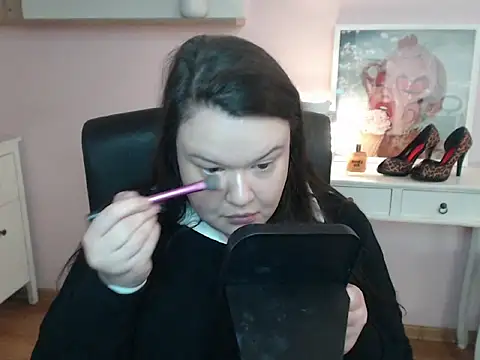 HollyDanceSoul online show from 13, 2, 2026