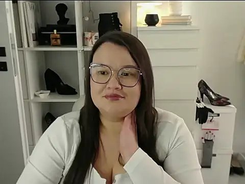 HollyDanceSoul online show from 12, 3, 2026