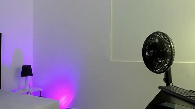 Naugthy Sara online show from 14, 4, 2026