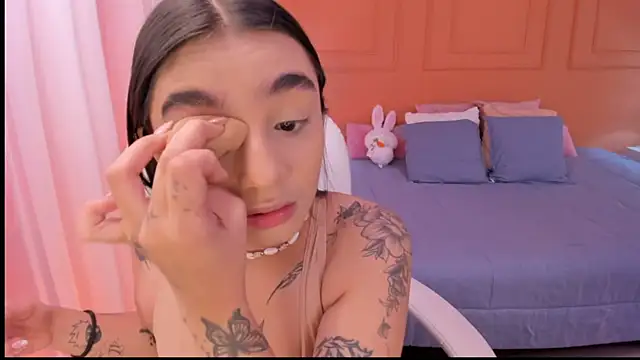 Abriil cutee online show from 19, 6, 2026
