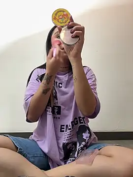 Abriil cutee online show from 13, 4, 2026