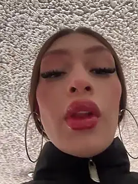 lizz lunna online show from 4, 5, 2026