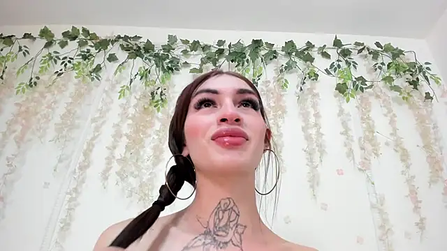 lizz lunna online show from 12, 6, 2026