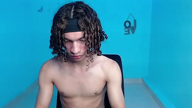 Snapshot of Axel_fox77 chatting on 27, 7, 2026 Axel fox77 online show from 27, 7, 2026