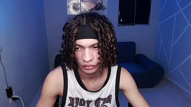 Snapshot of Axel_fox77 chatting on 22, 7, 2026 Axel fox77 online show from 22, 7, 2026
