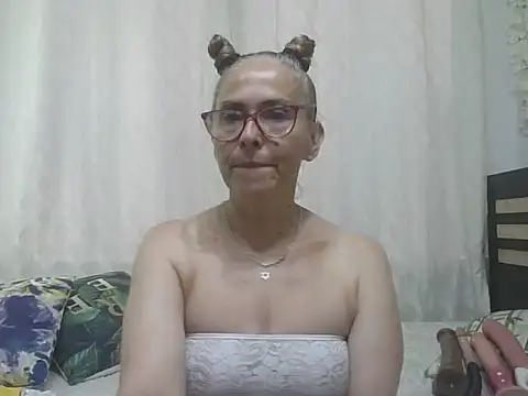 ZAMY1 online show from 18, 4, 2026