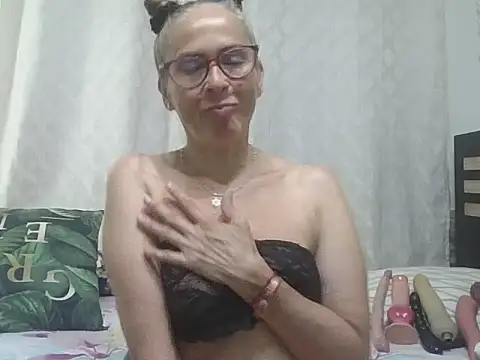 Snapshot of ZAMY1 chatting on 28, 4, 2026 ZAMY1 online show from 28, 4, 2026