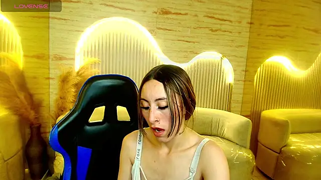 Snapshot of katalina_r_ chatting on 9, 5, 2026 katalina r online show from 9, 5, 2026