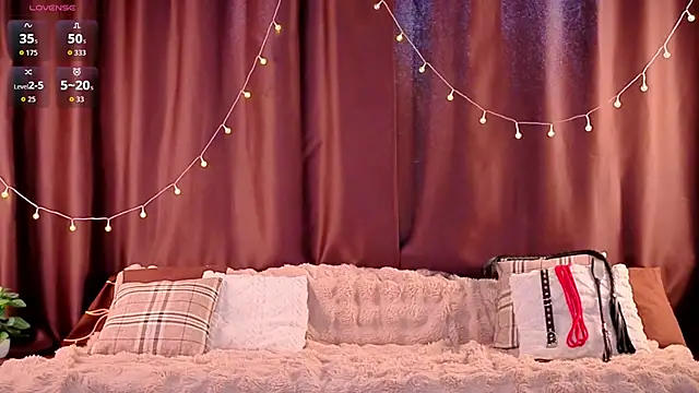 ShyniAlice online show from 8, 4, 2026