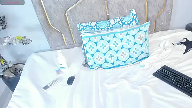 Miaaffox online show from 13, 1, 2026